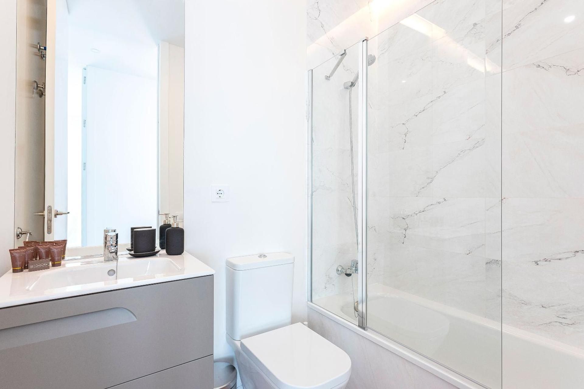 Genteel Home San Antonio Three-Bedroom Apartment with Terrace