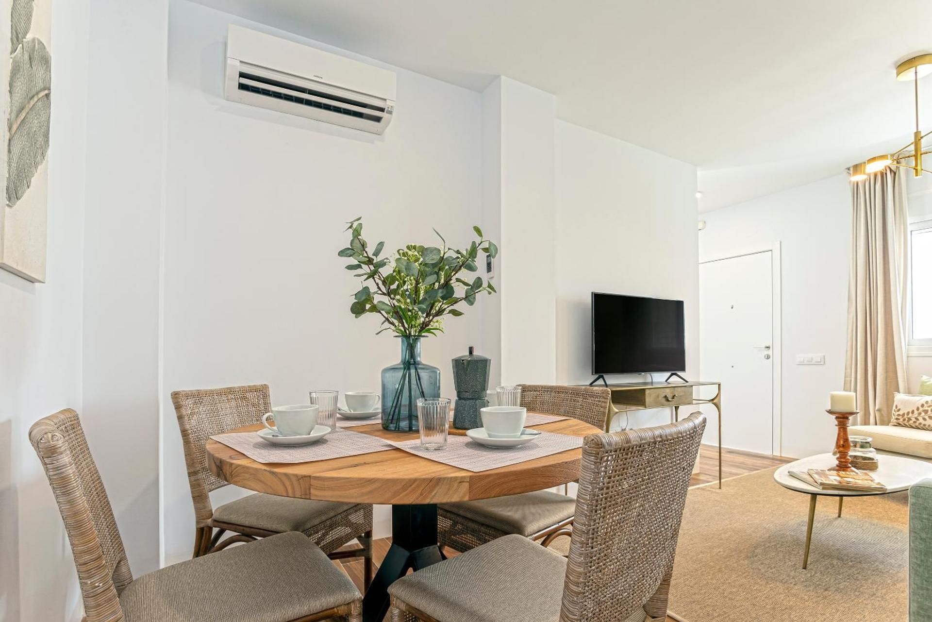 shared lounge/tv area