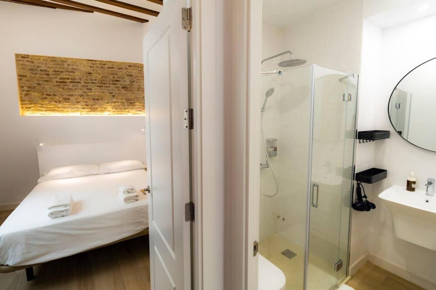 One-Bedroom Apartment (4 Adults)