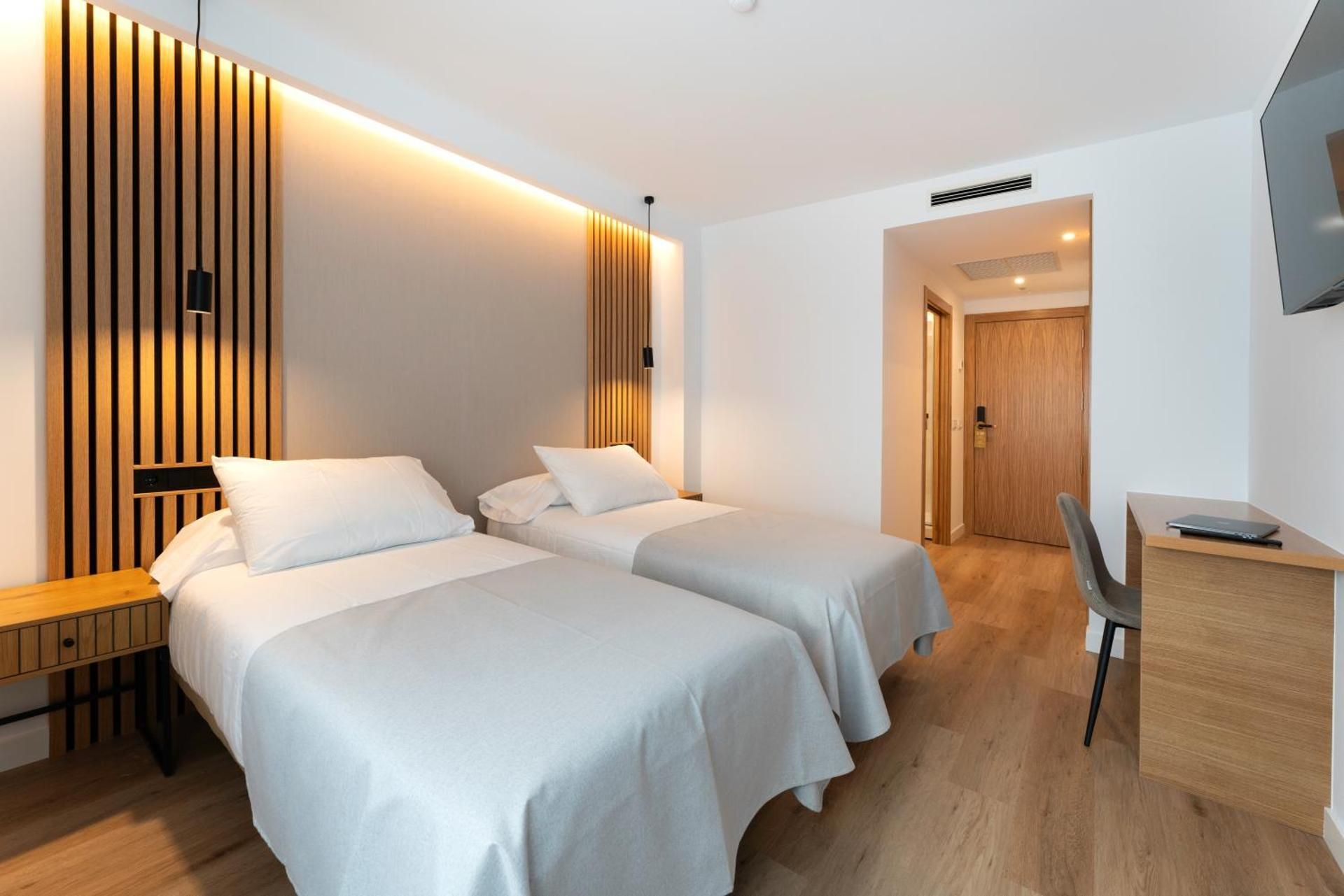Superior Twin Room with City View