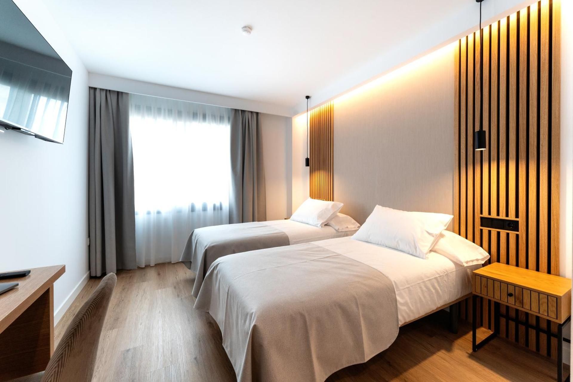Superior Twin Room with City View