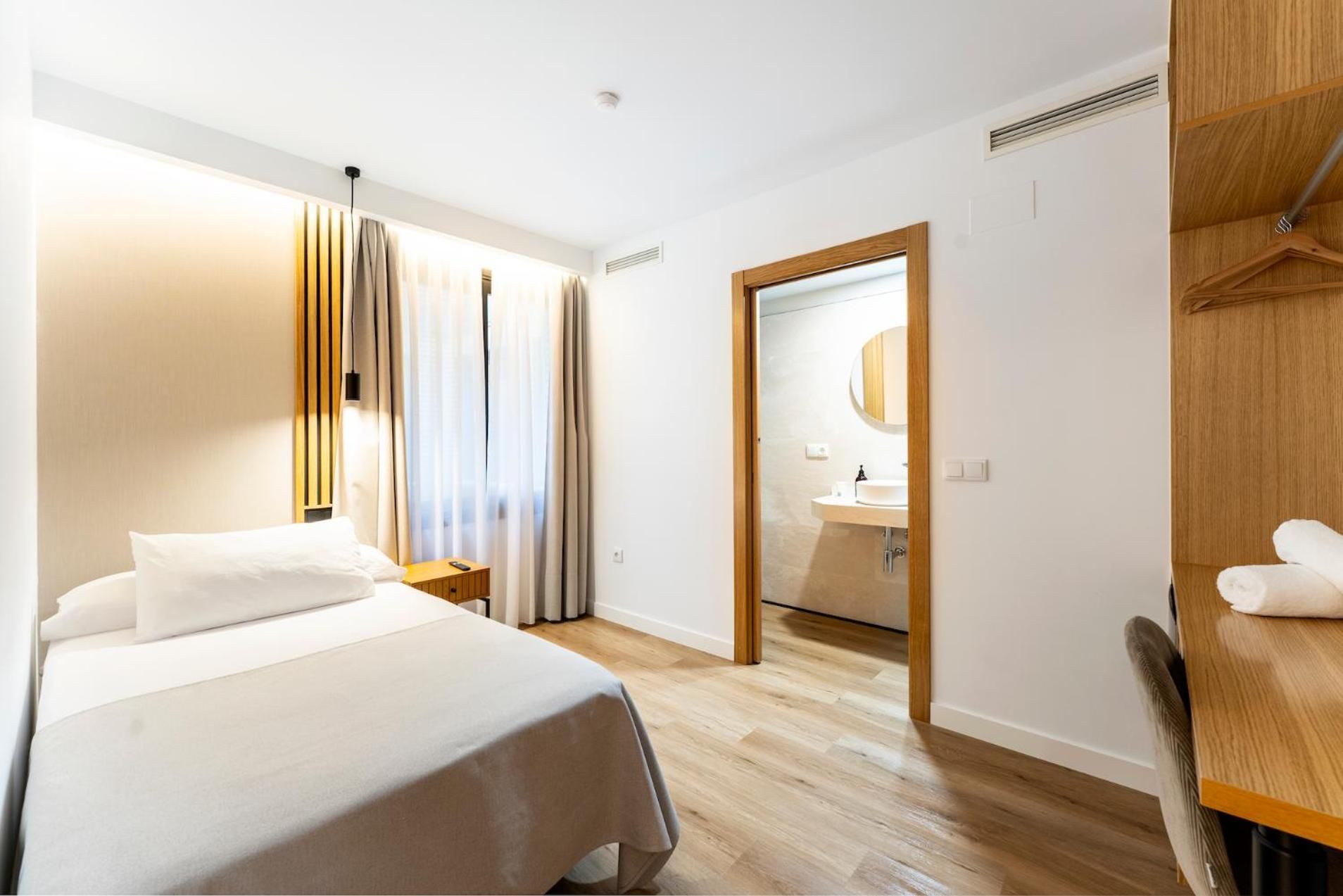 Deluxe Single Room