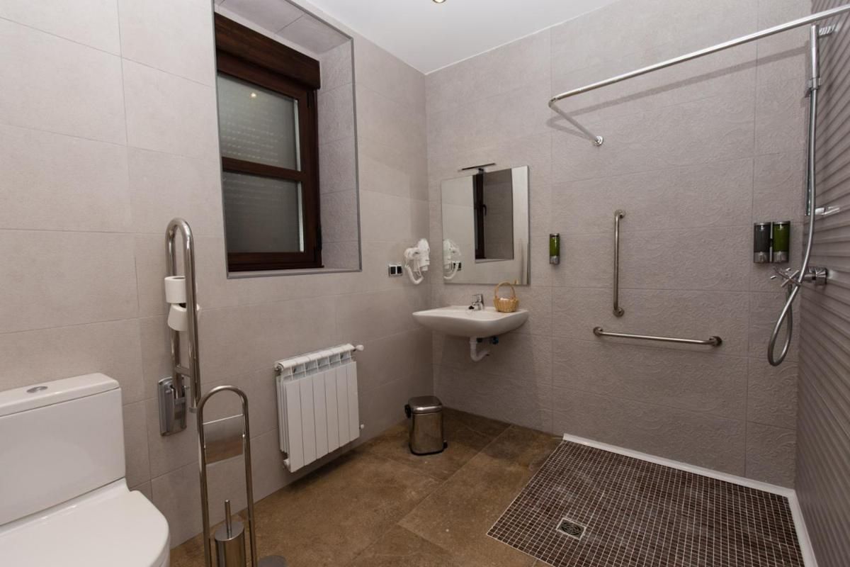 Queen Room - Disability Access