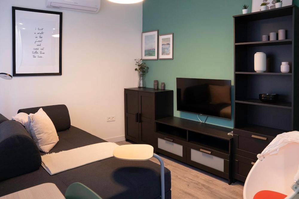 Zamora Suites Central One-Bedroom Apartment 2