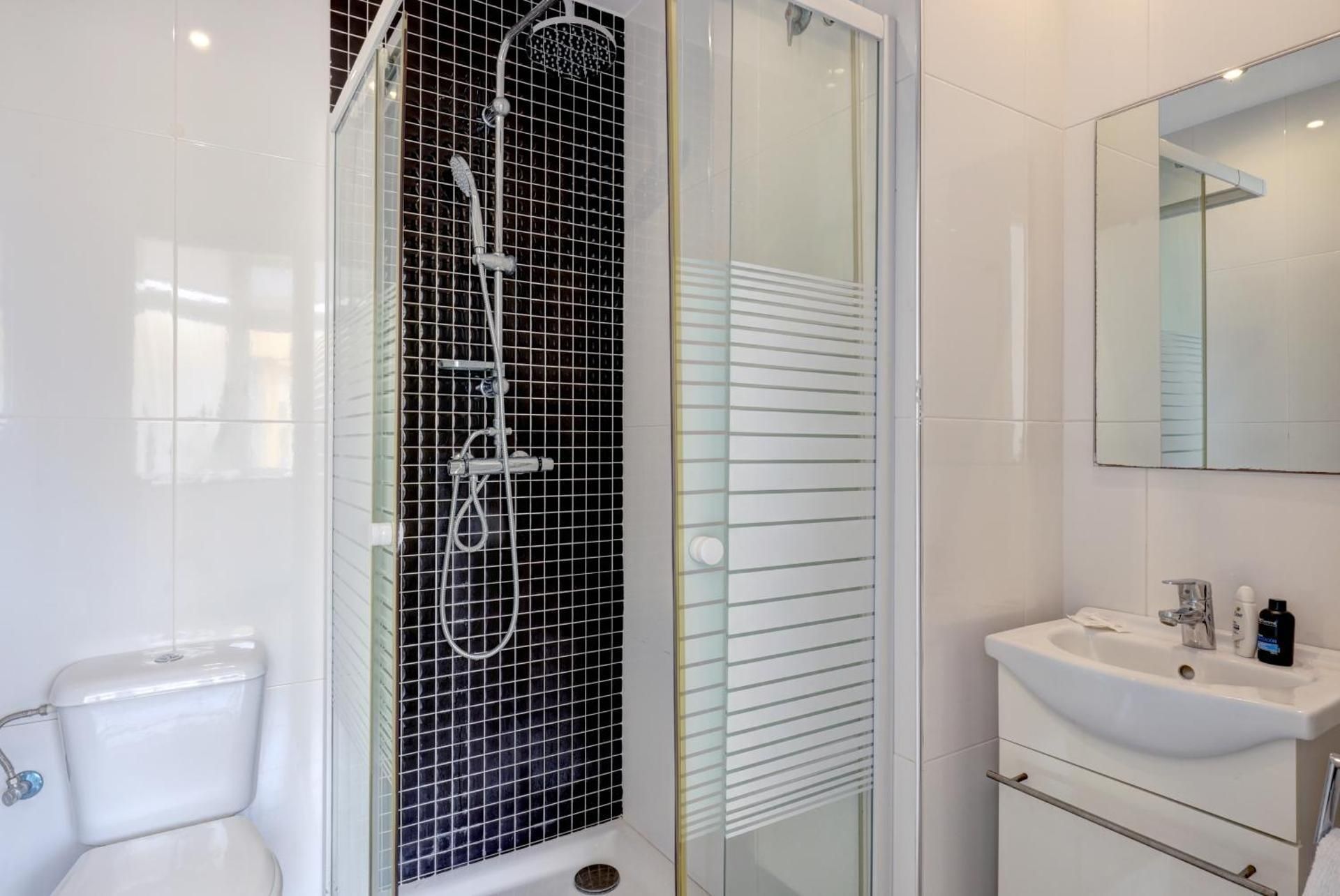 Apartamentos con vistas y terraza en Marbella Apartment with Sea View