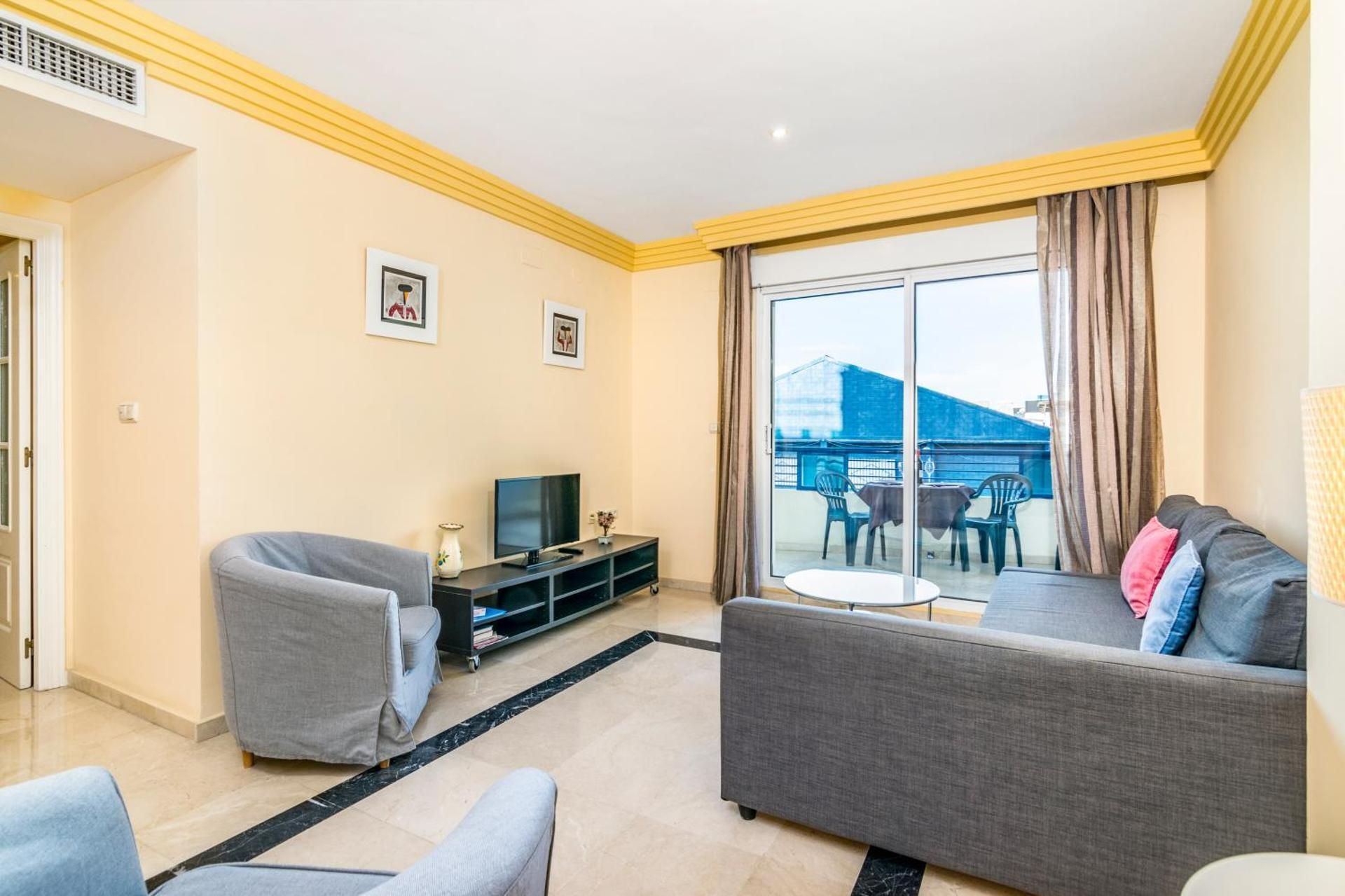 Comfort Apartment with Lateral Sea View