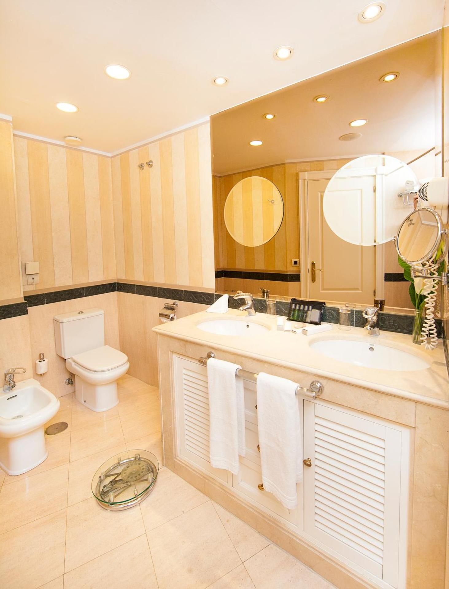 Apartamentos Guadalpin Boutique Studio 3