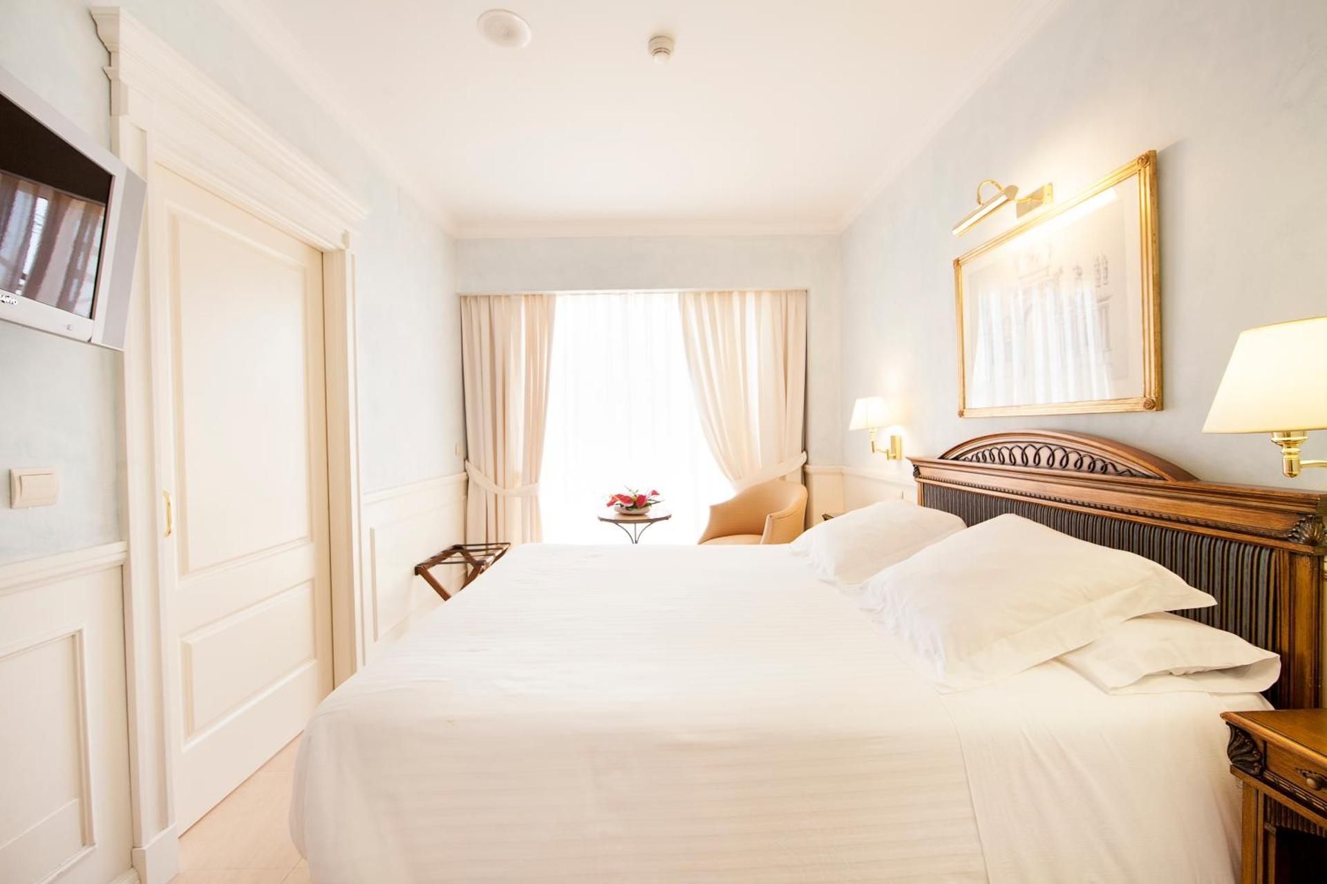 One-Bedroom Apartment - Penthouse with Spa Bath