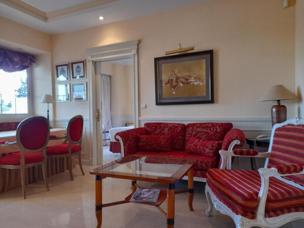 Two-Bedroom Apartment with Pool View (4-5 Adults)