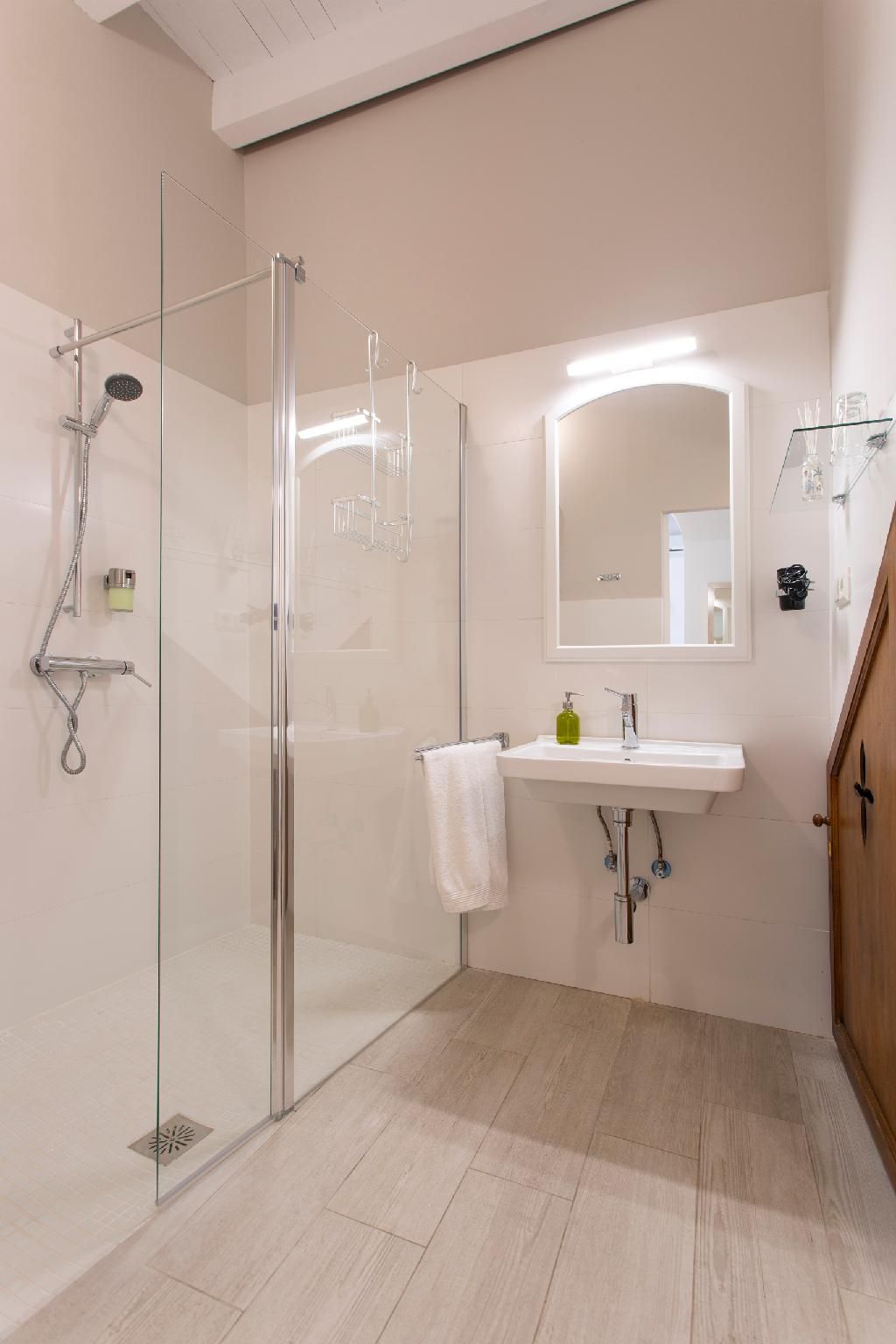 Habitacion Doble-Estándar-Baño privado con ducha-Vista a la Calle-1 planta baja