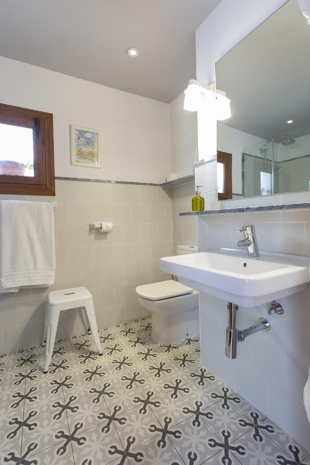 Dúplex-Superior-Baño privado con ducha-Terraza-HAB. 8