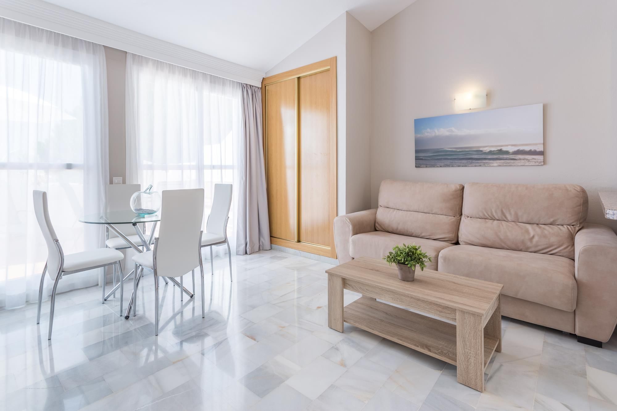 Apartment (2 Adults + 1 Child)