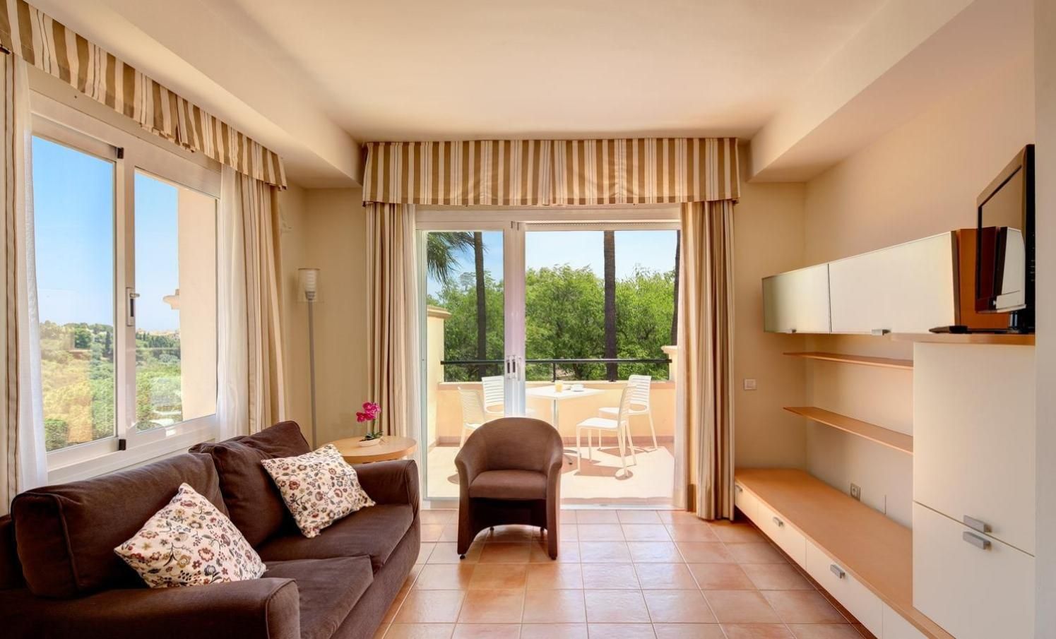 Superior One-Bedroom Apartment