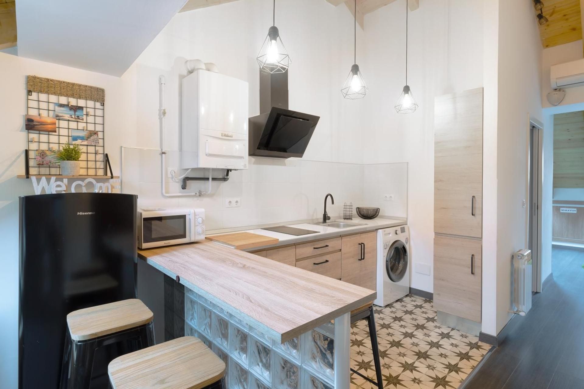 Housingleon - Five Rooms