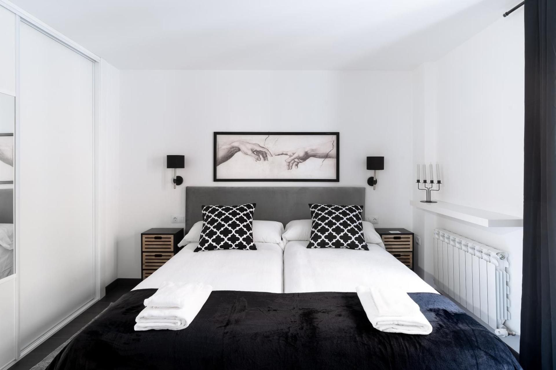 Housingleon - Five Rooms