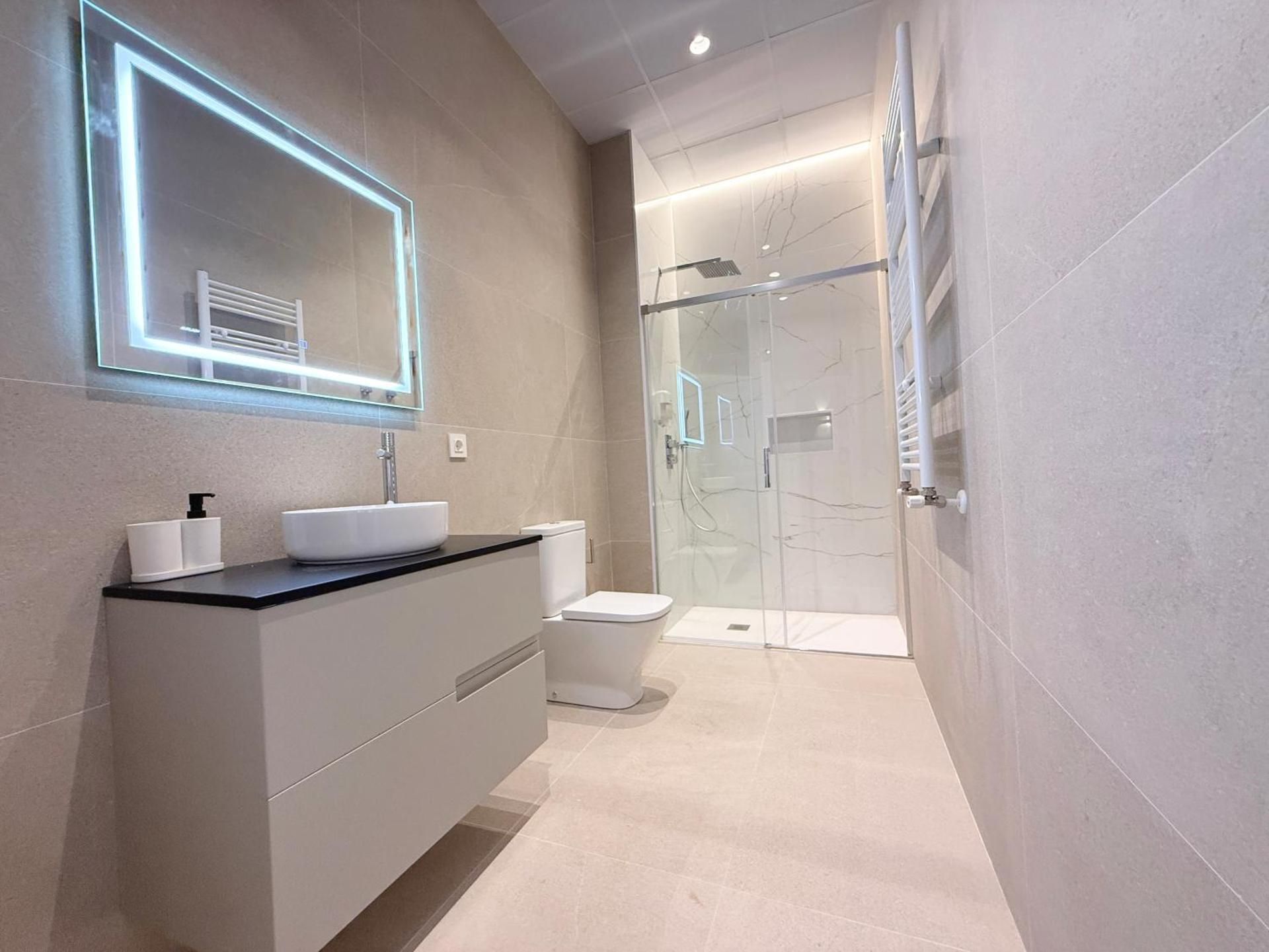 One-Bedroom Deluxe Apartment