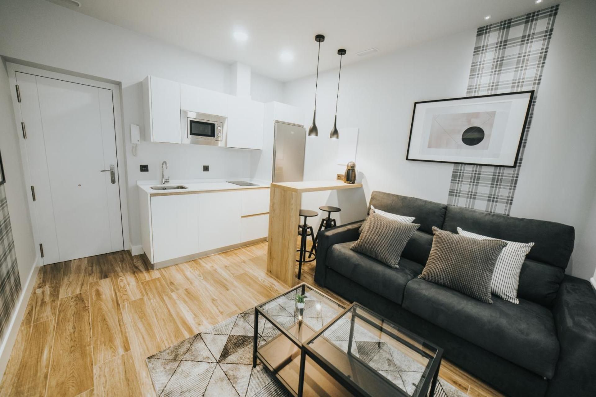 DELUXE APARTMENT