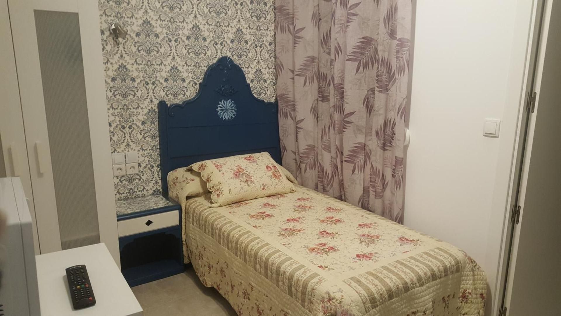 Single Room With Private Bathroom