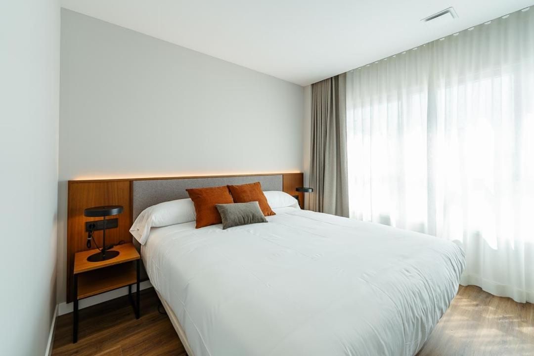 One-Bedroom Deluxe Apartment