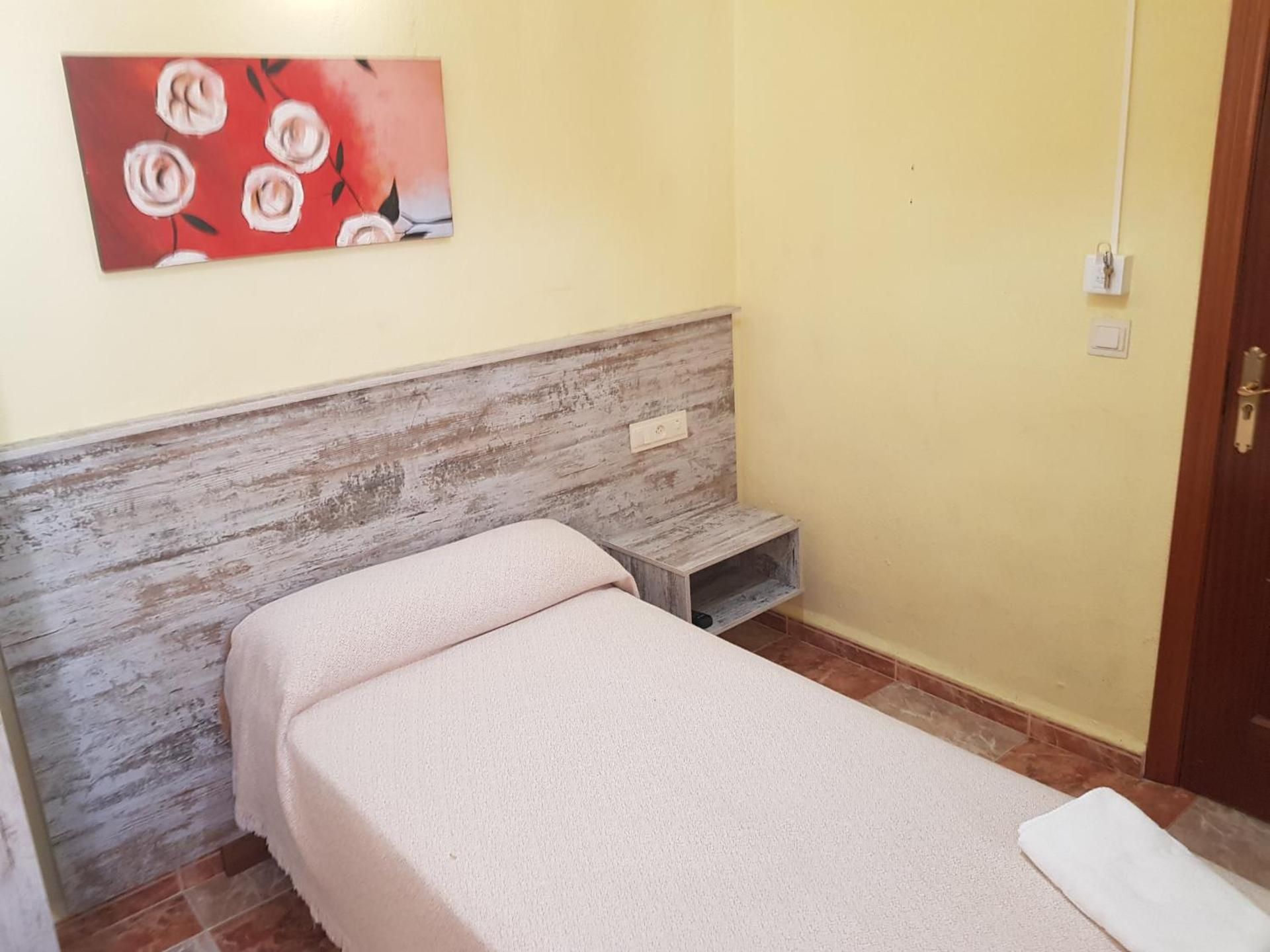 Single Room With Private Bathroom