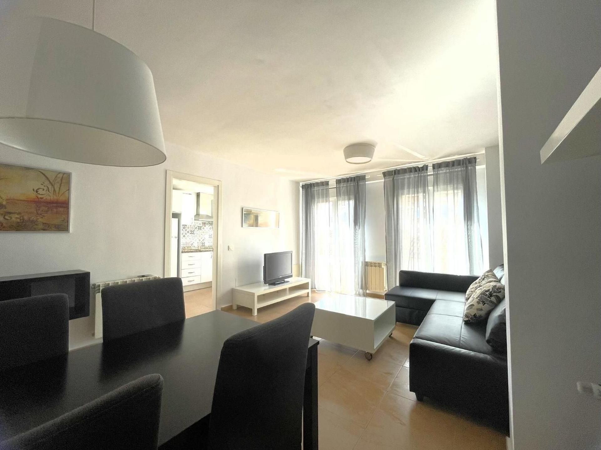 Apartamento-Balcón-Baño Privado