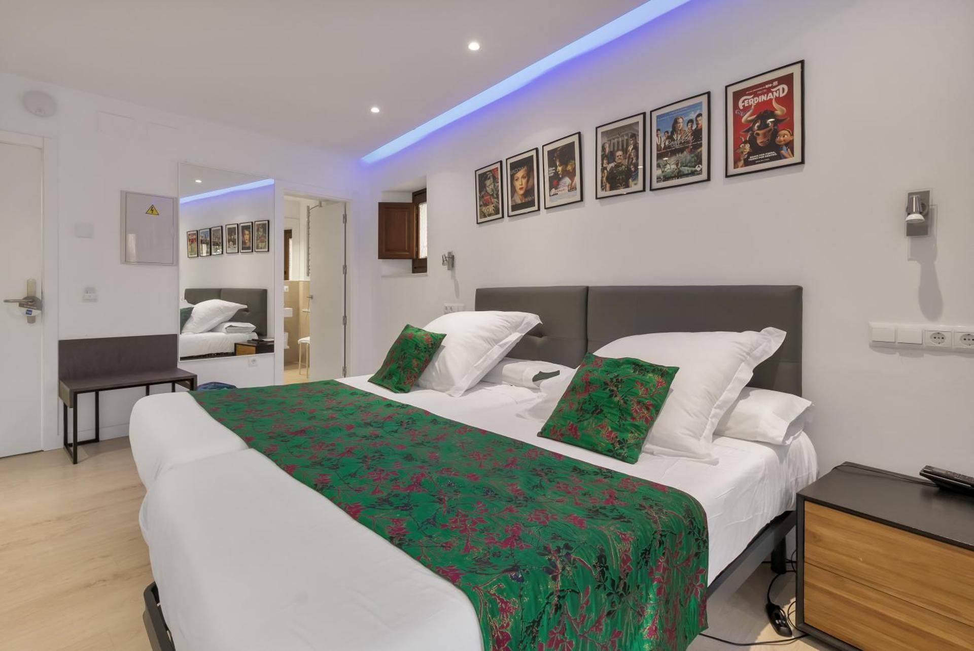 Deluxe Suite with Spa Bath