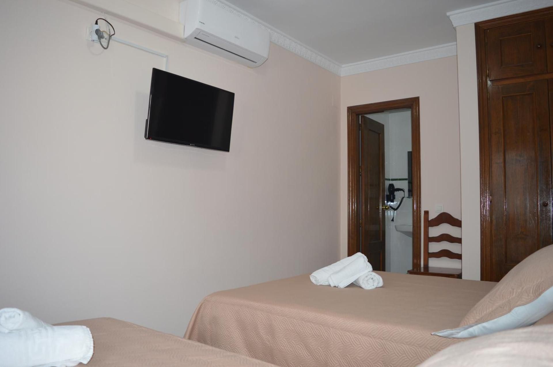 Single Room With Private Bathroom