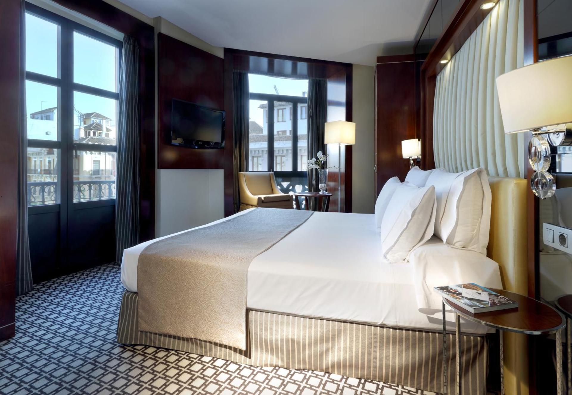 Deluxe Double - Double Bed