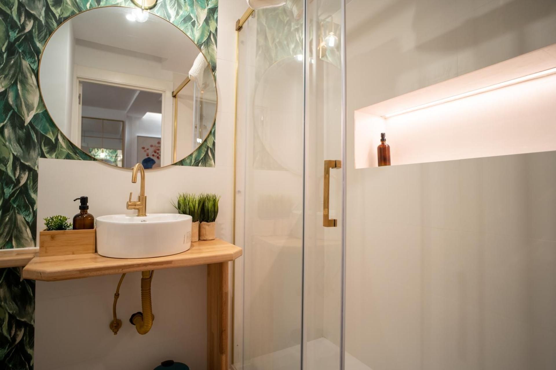 Three-Bedroom Deluxe Apartment
