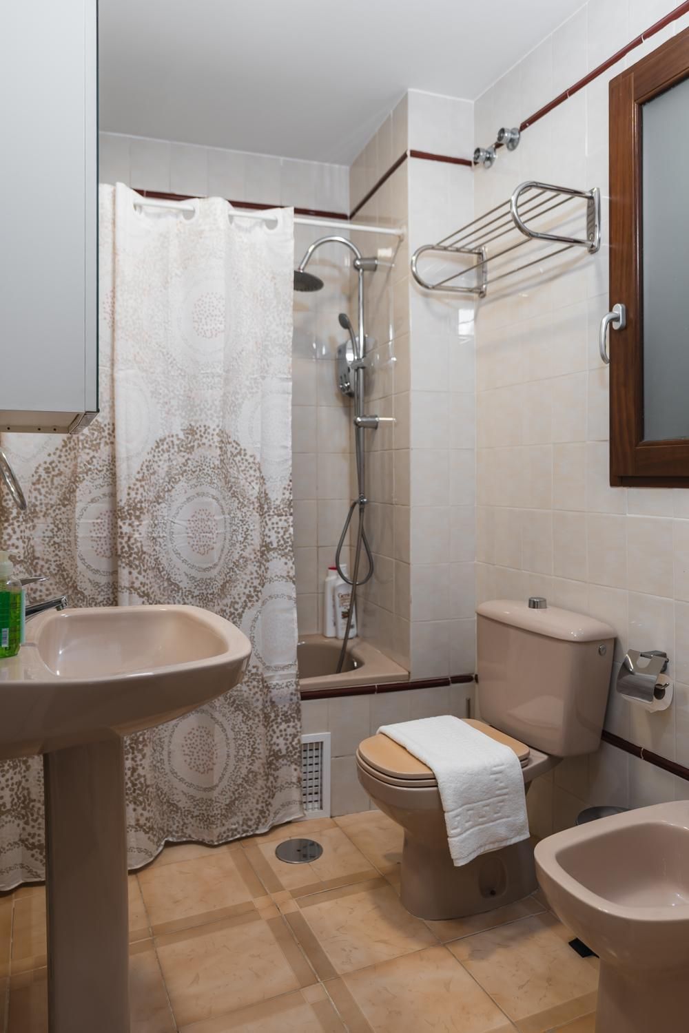 Two-Bedroom Deluxe Apartment with Balcony