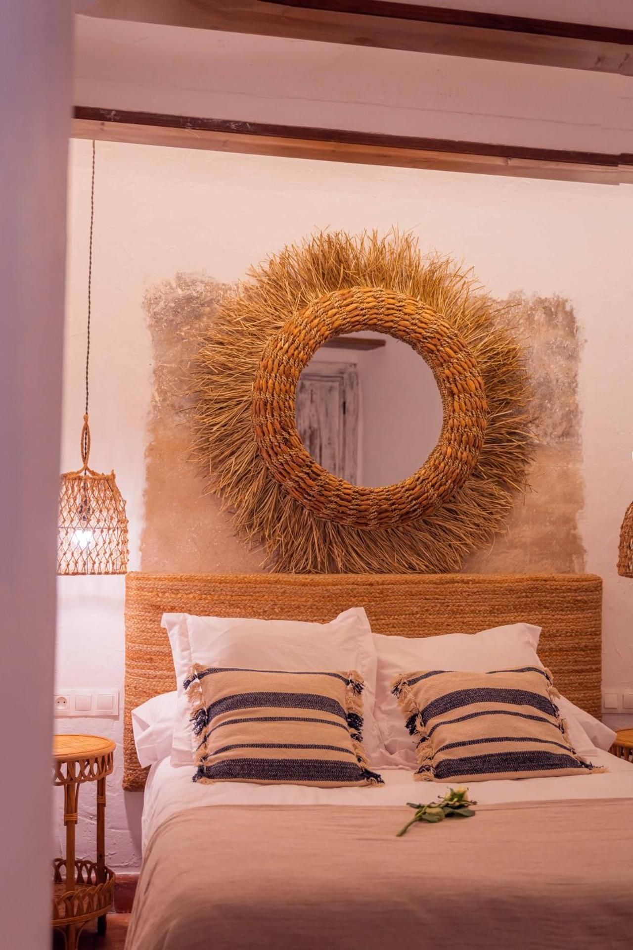 Deluxe Double Room with Shower - Cave