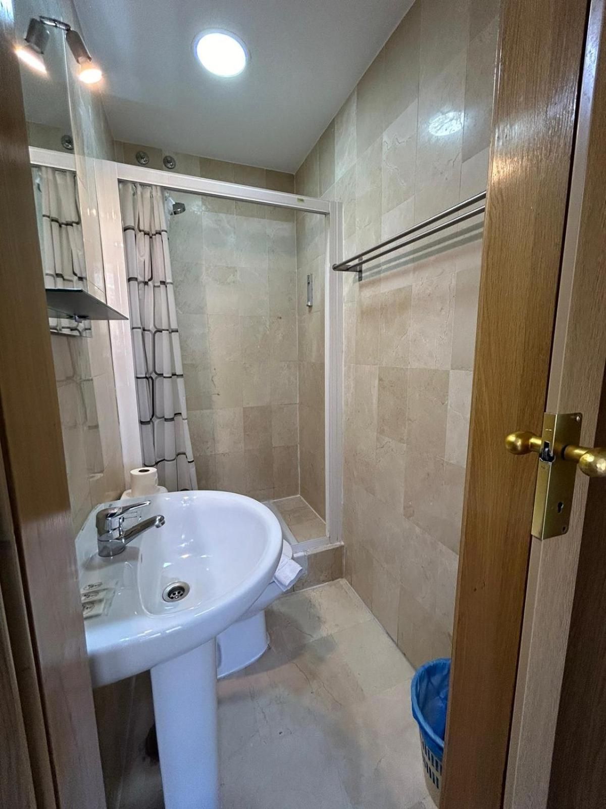 Twin Room with Private Bathroom