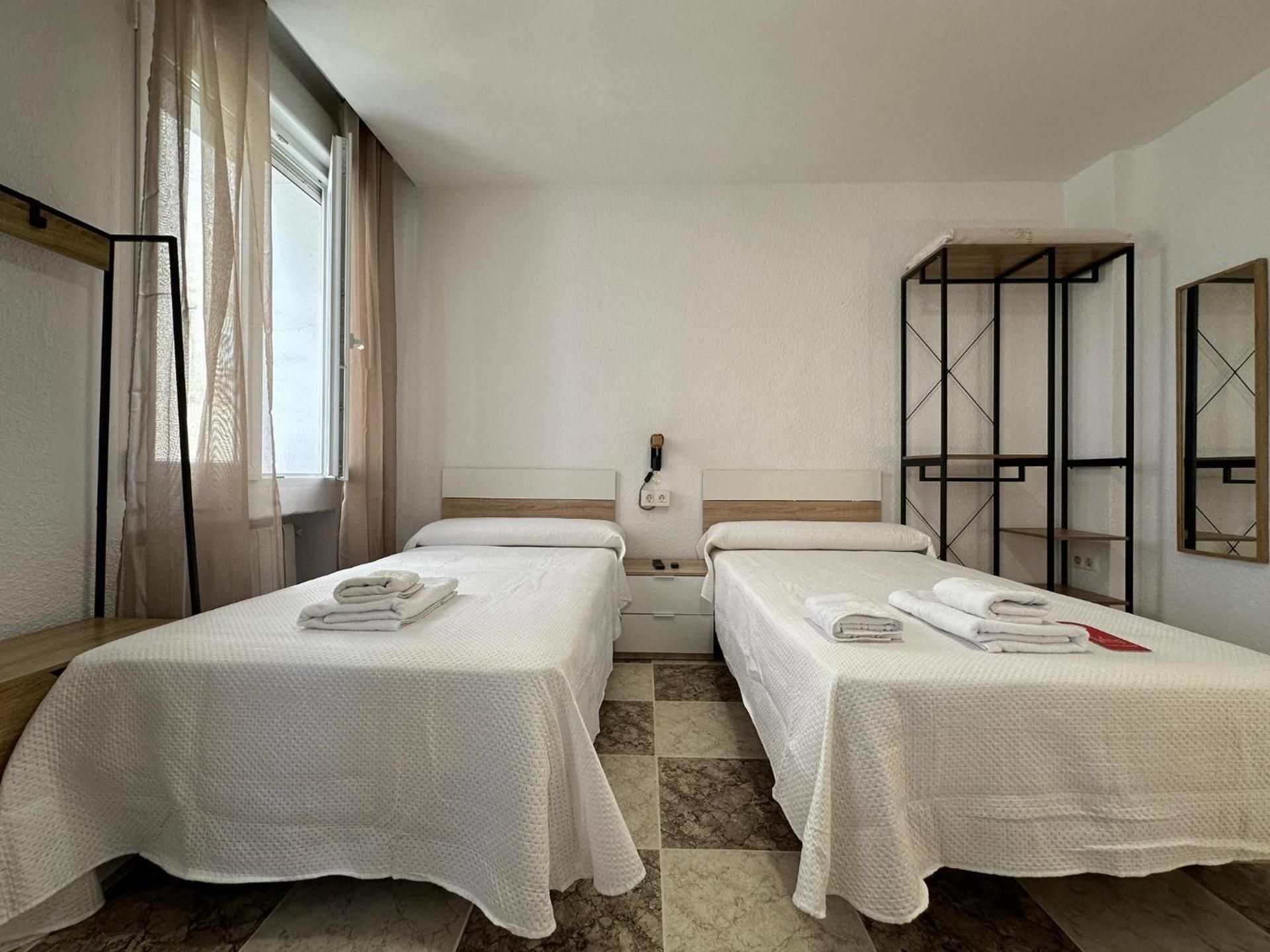 Triple Room with Shared Bathroom