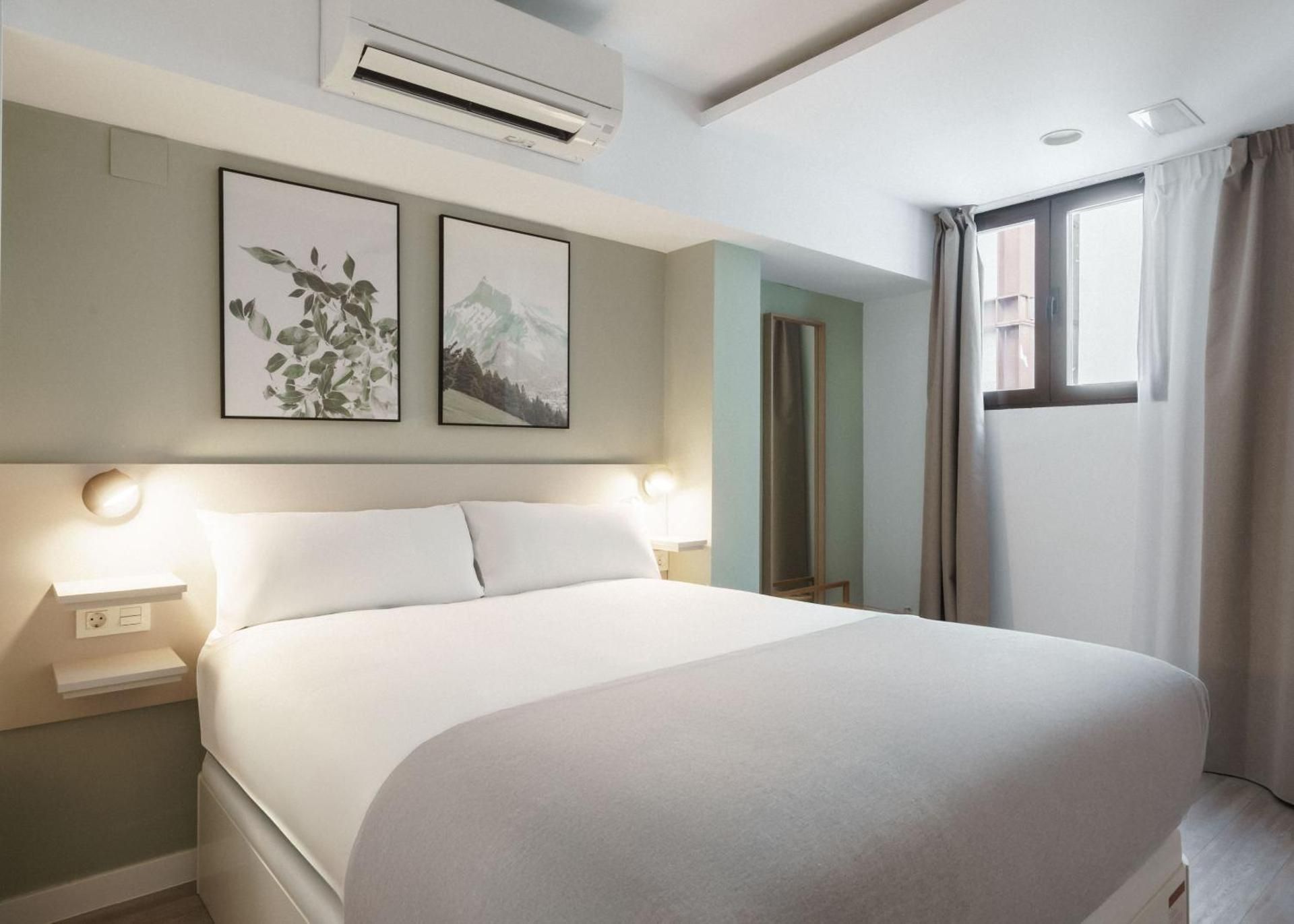 One-Bedroom Apartment with Balcony