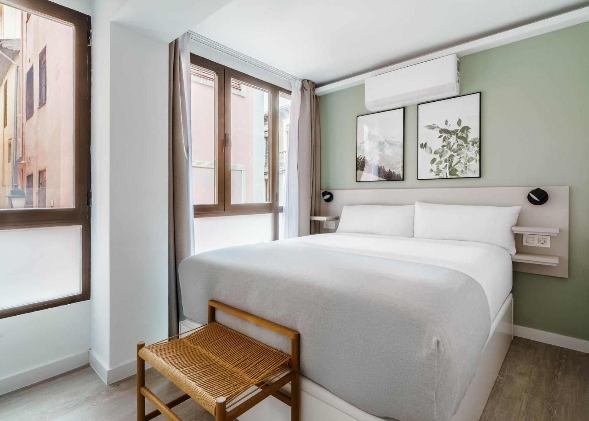 One-Bedroom Comfort Apartment with Sofa Bed