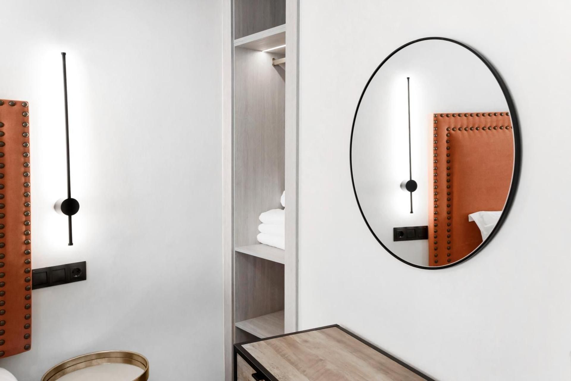 One-Bedroom Deluxe Apartment