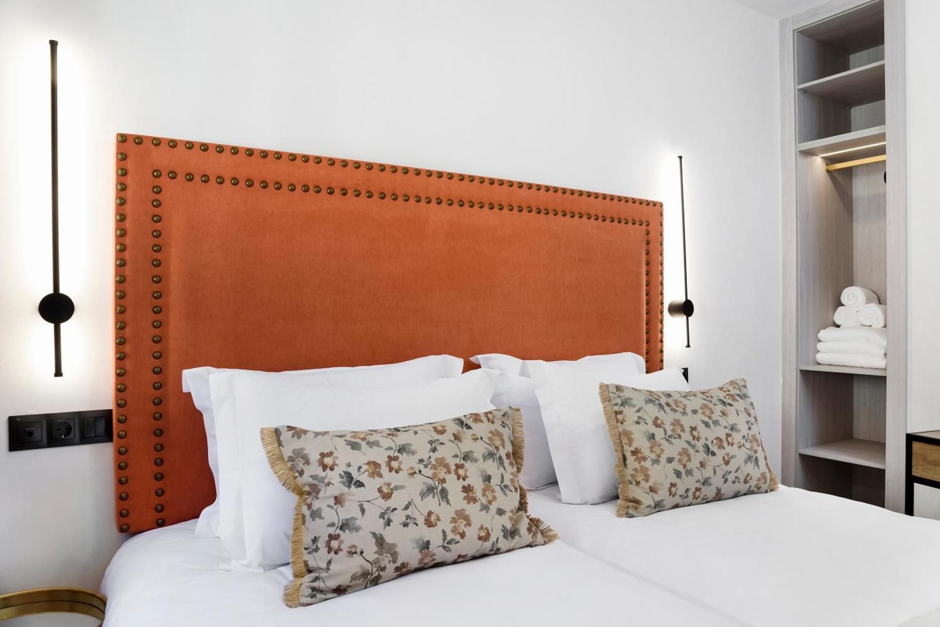 One-Bedroom Deluxe Apartment