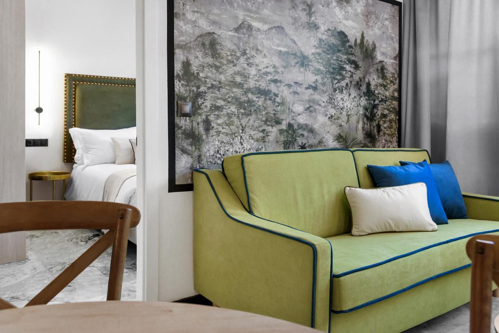 Deluxe One-Bedroom Apartment