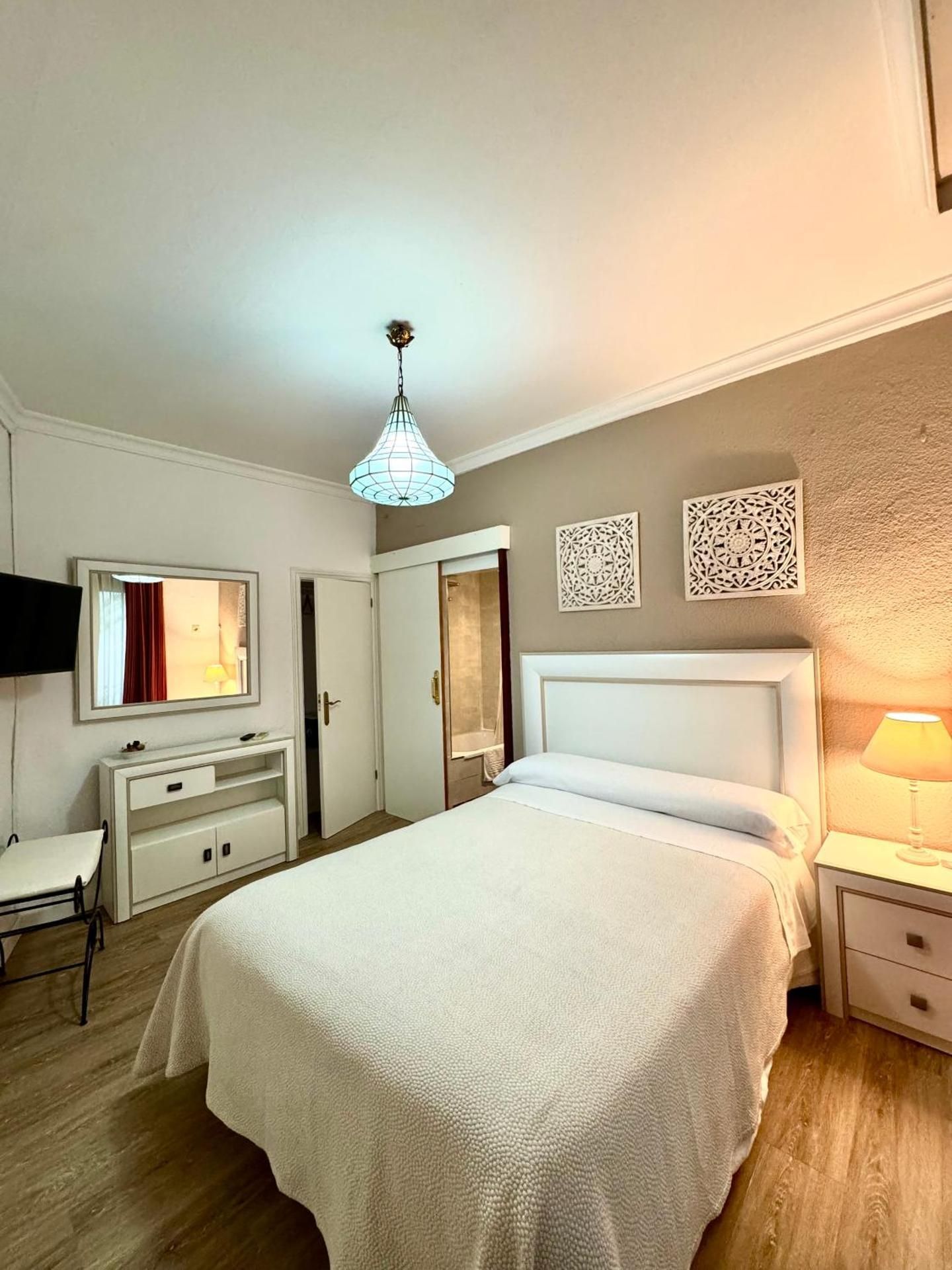 Double or Twin Room with Bathroom