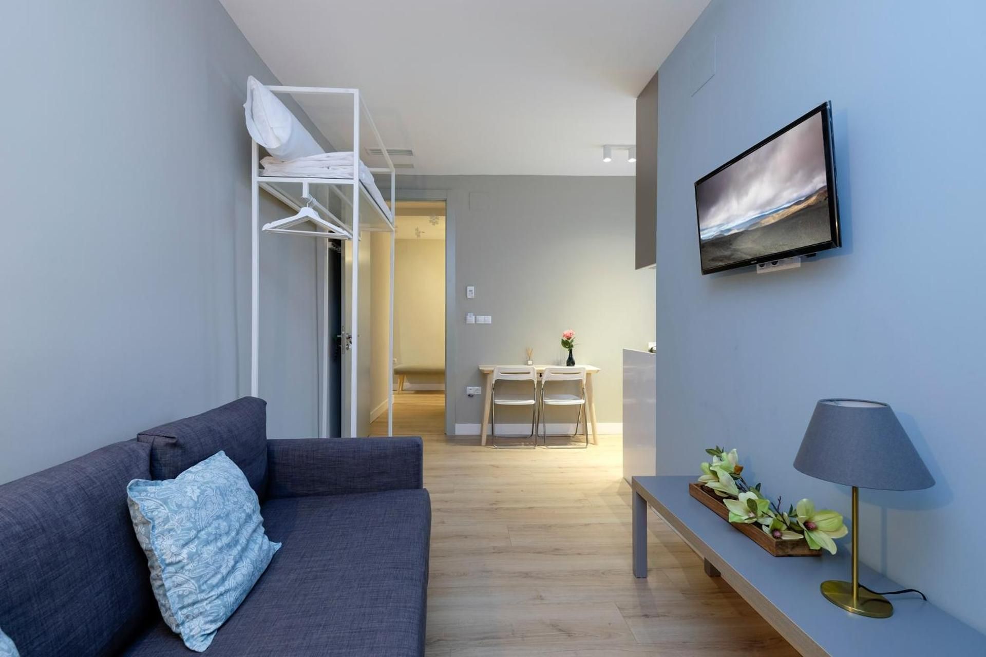 DELUXE APARTMENT
