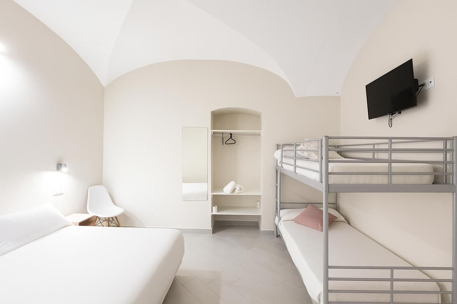 Hostal Pompeya Merida Quadruple Room with Bath