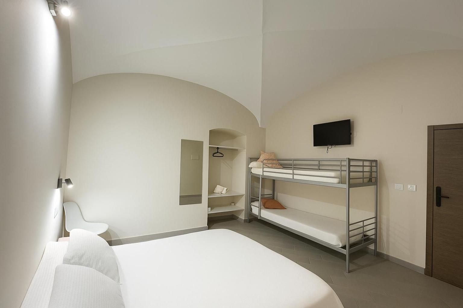 Hostal Pompeya Merida Quadruple Room with Bath 3