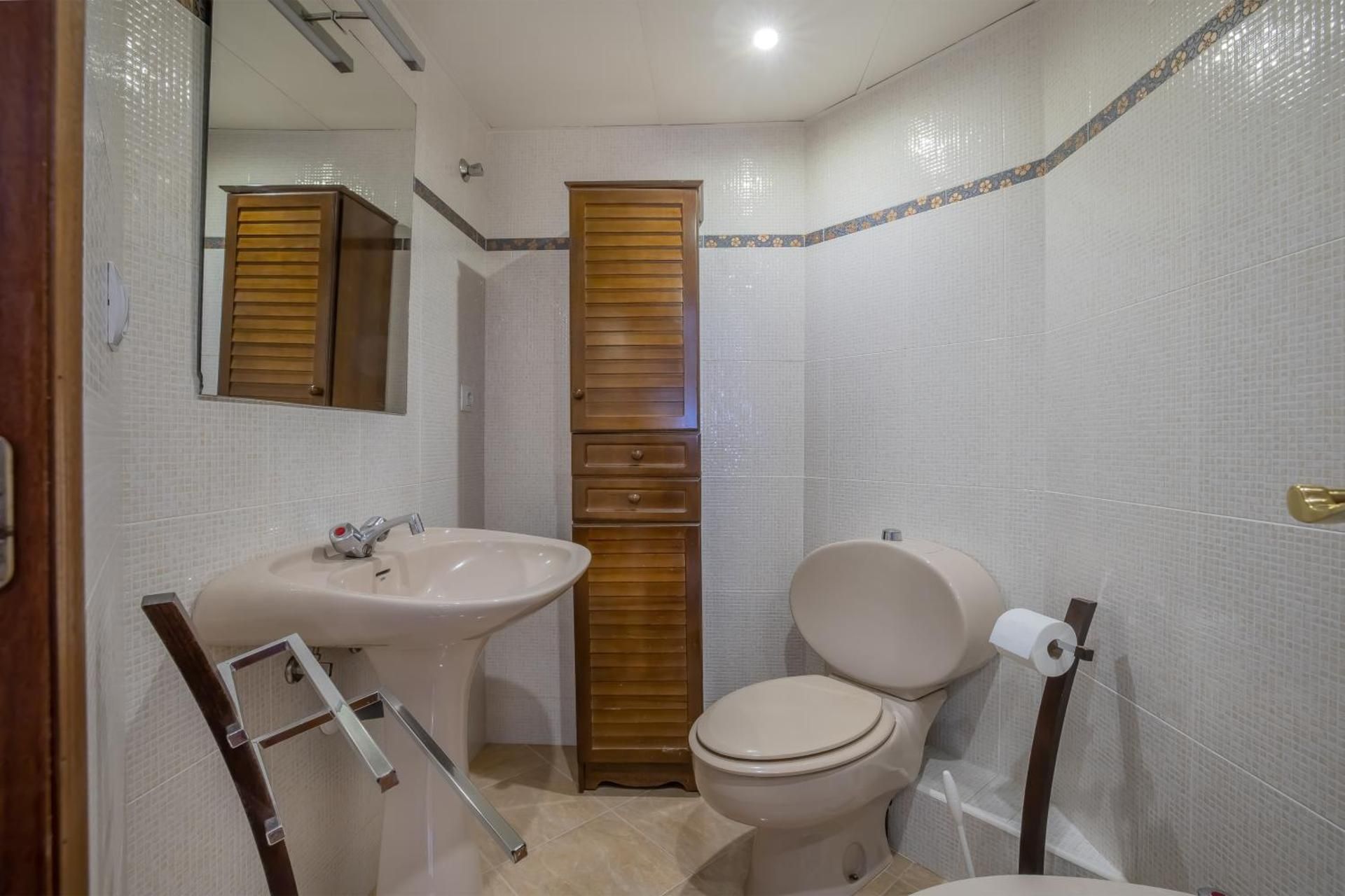 Superior One-Bedroom Apartment