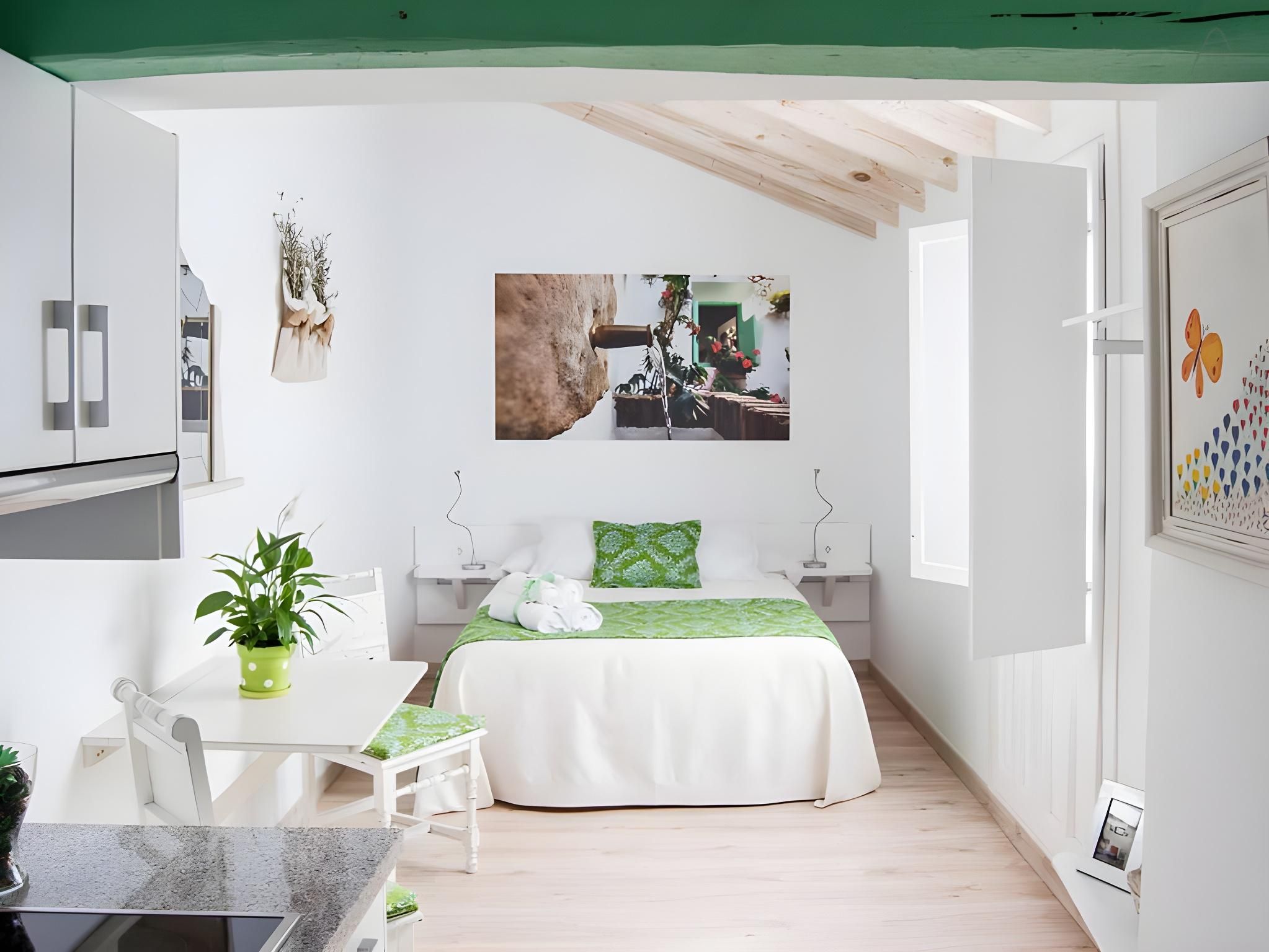 Malaquita-Apartment-Ensuite with Shower-Balcony
