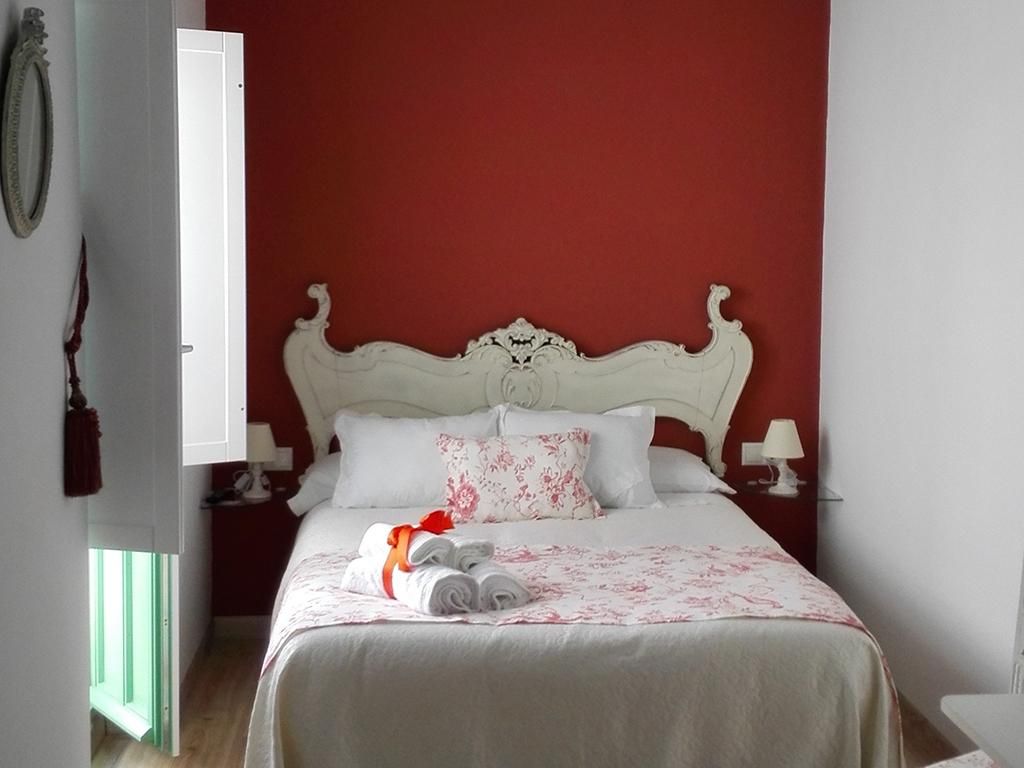 Terracota-Apartment-Ensuite with Shower-Balcony
