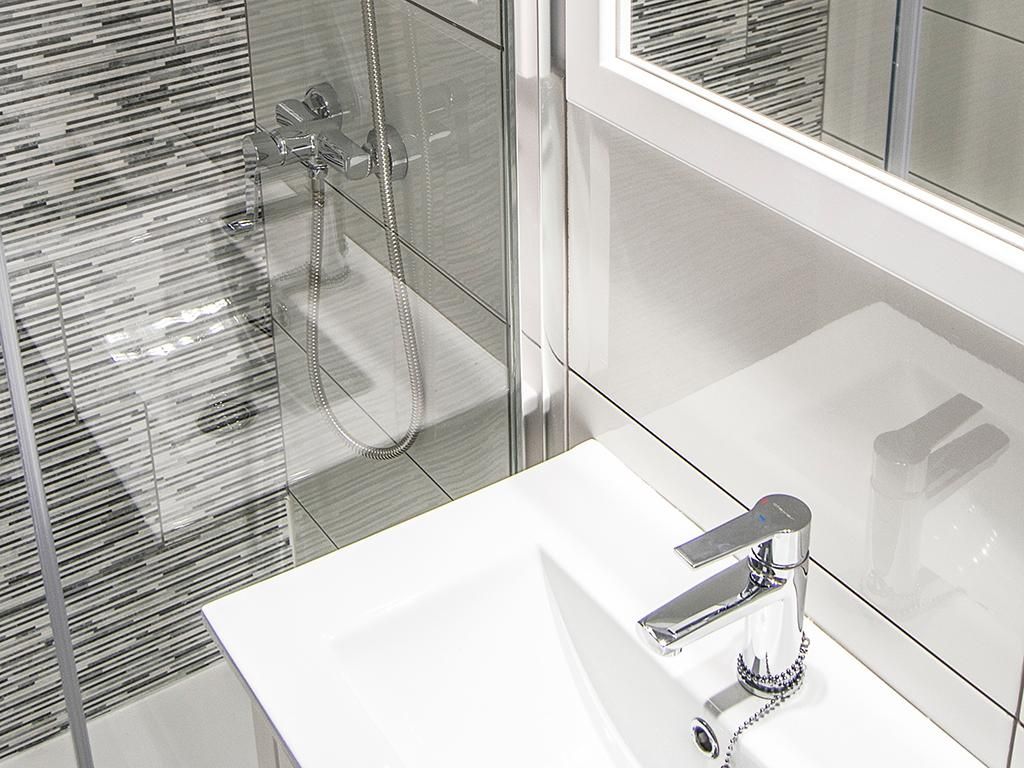 Terracota-Apartment-Ensuite with Shower-Balcony