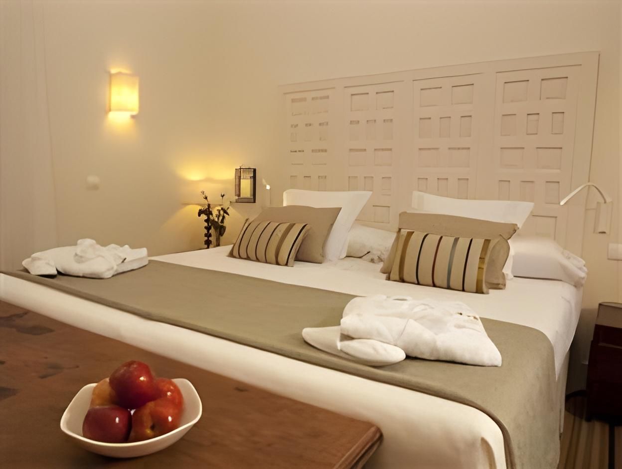 Balcón de Córdoba Hotel Royal Suite King Bed 2