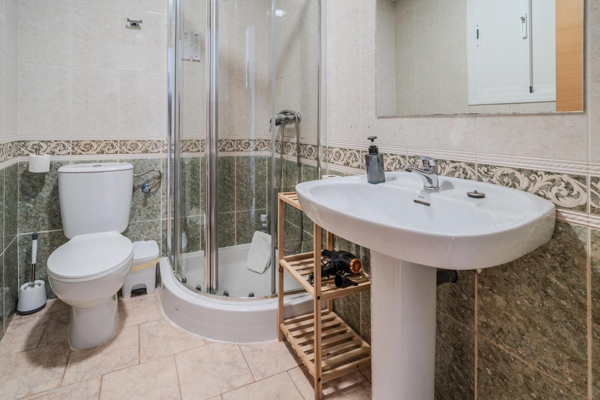 Single Room with Private External Bathroom