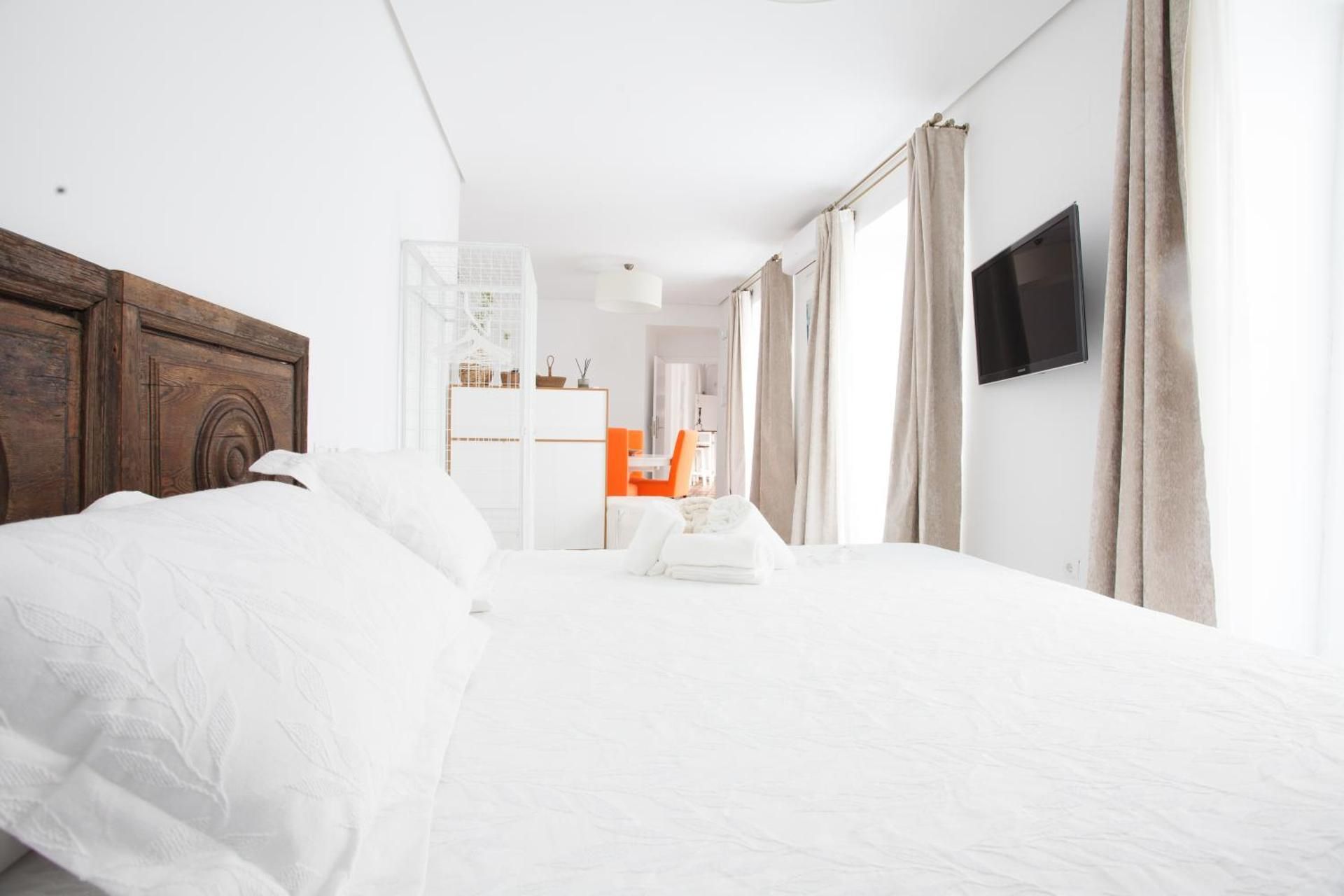 Deluxe Suite with Spa Bath