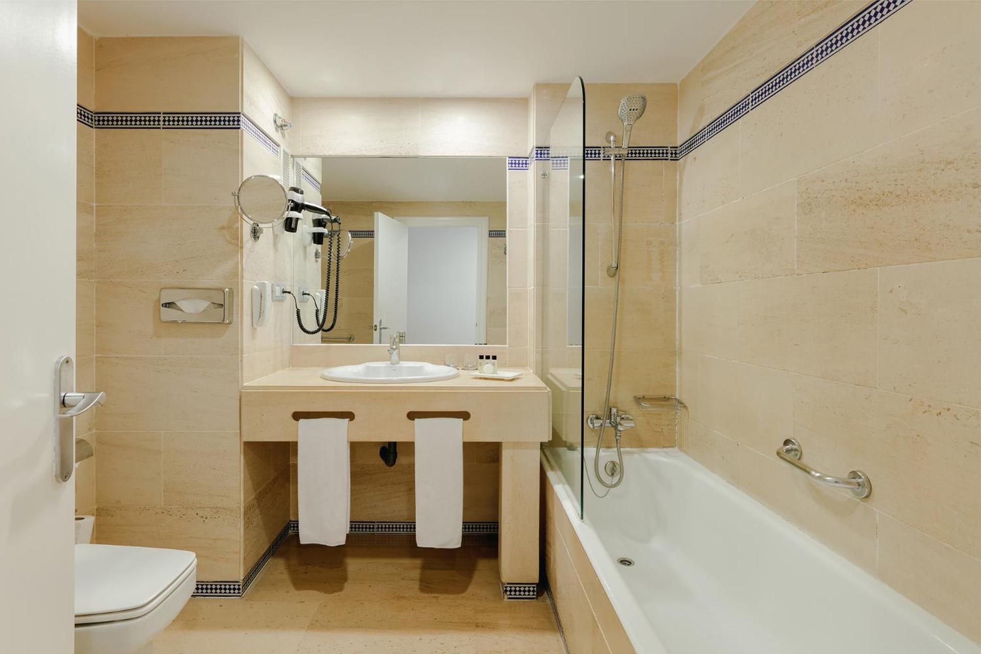 Standard Double or Twin Room with View